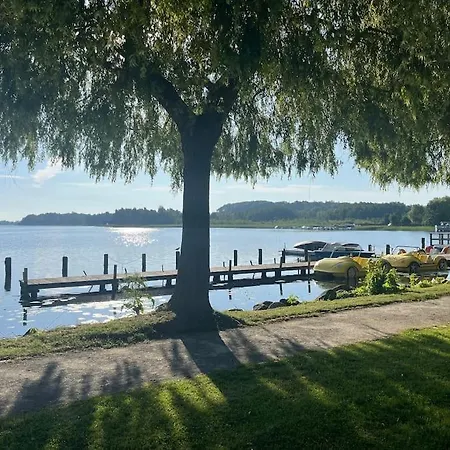 Neueroeffnung Mai 2025! 5 Sterne Seeresidenz Fuer 18 Personen, Sauna, Hund & Vielen Extras Hébergement de vacances Krakow am See