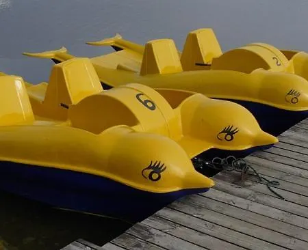 Neueroeffnung Mai 2025! 5 Sterne Seeresidenz Fuer 18 Personen, Sauna, Hund & Vielen Extras Hébergement de vacances Krakow am See