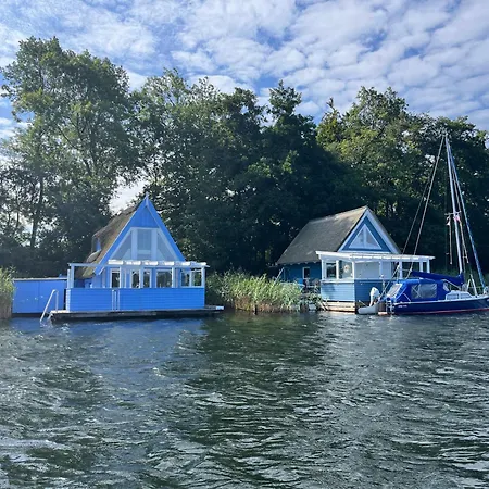 Neueroeffnung Mai 2025! 5 Sterne Seeresidenz Fuer 18 Personen, Sauna, Hund & Vielen Extras Krakow am See