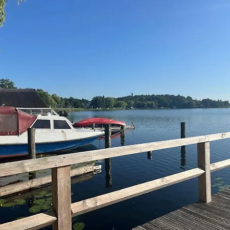 Hébergement de vacances Neueroeffnung Mai 2025! 5 Sterne Seeresidenz Fuer 18 Personen, Sauna, Hund & Vielen Extras Krakow am See